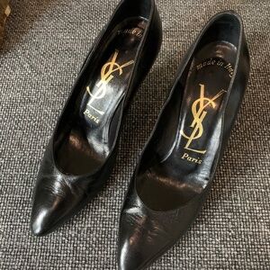 vintage Yves Saint Laurent YSL black leather pumps, made in Italy | Size 7.5